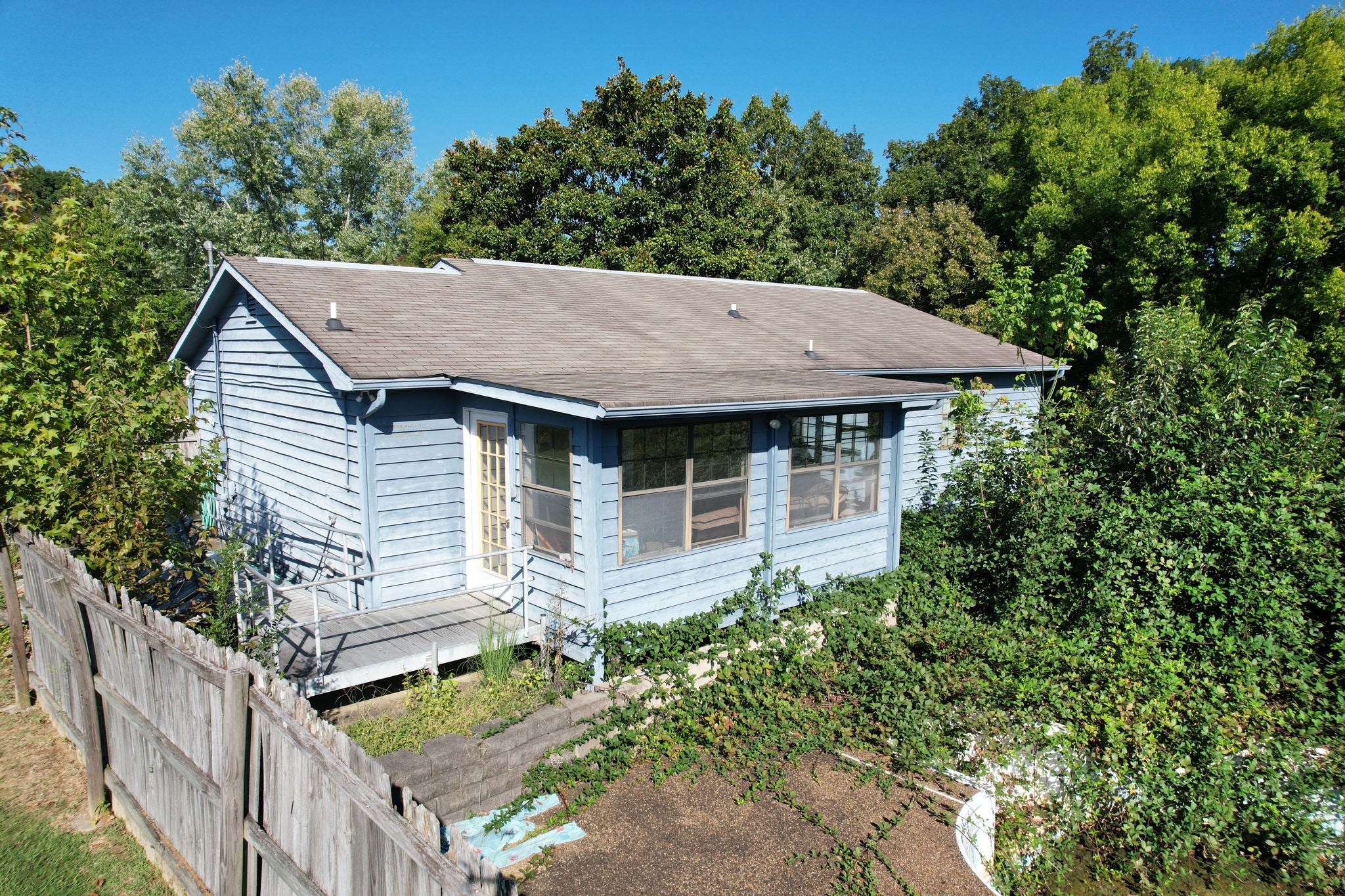 180 Burkeridge Dr SE