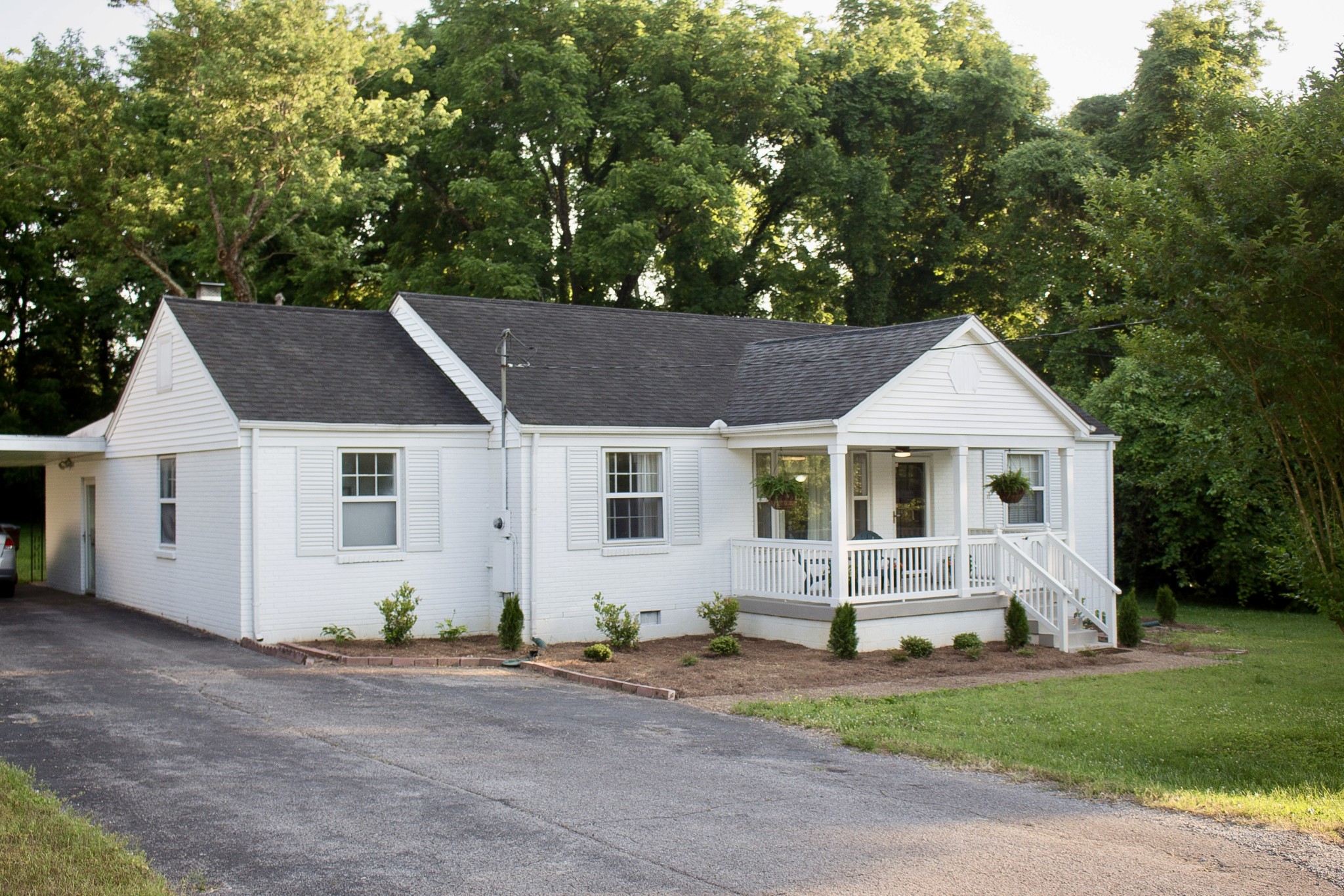 2423 Maplecrest Dr