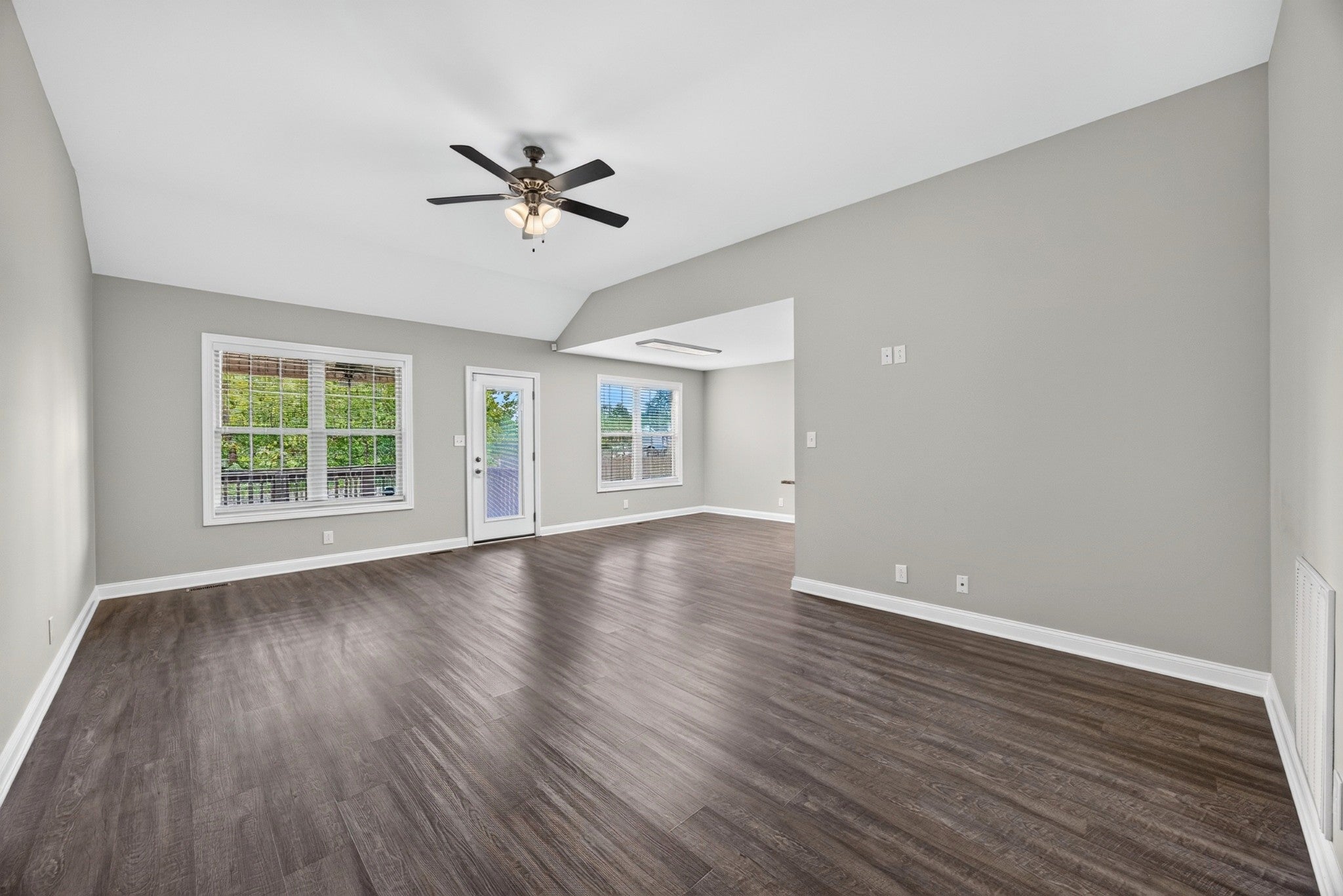 626 Snowshoe Ln