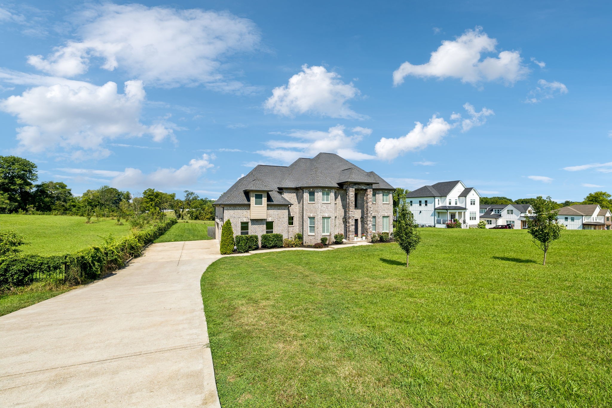589 Saundersville Ferry Rd