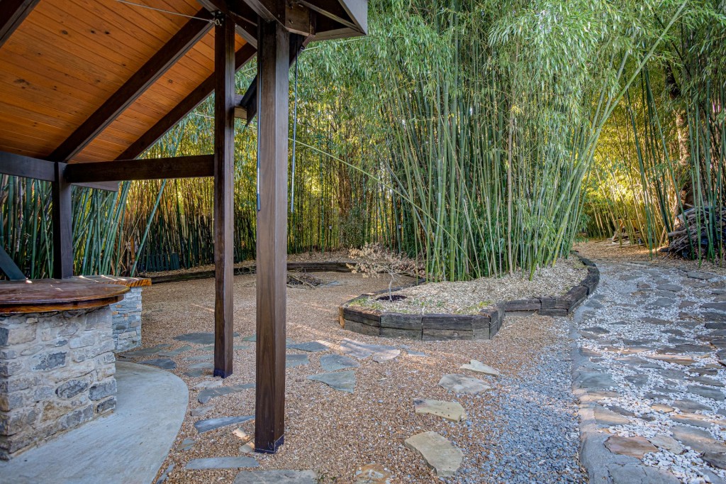 7816 Old Harding Pike