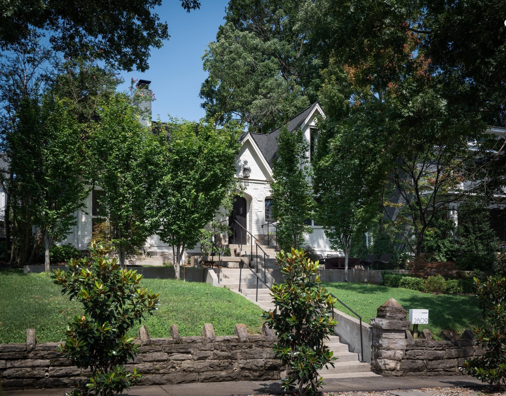 2809 Oakland Ave
