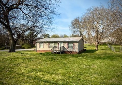 224 Chapman Ln Columbia TN 38401