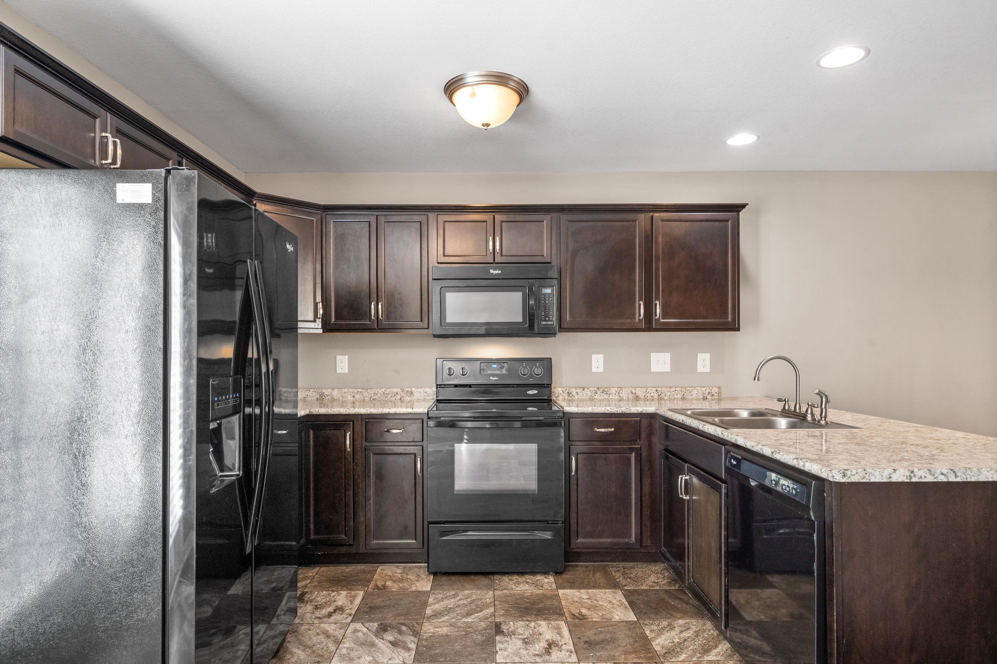 Clarksville, Tennessee 37040, United States, 2 Bedrooms Bedrooms, ,3 BathroomsBathrooms,Residential,Active,89050