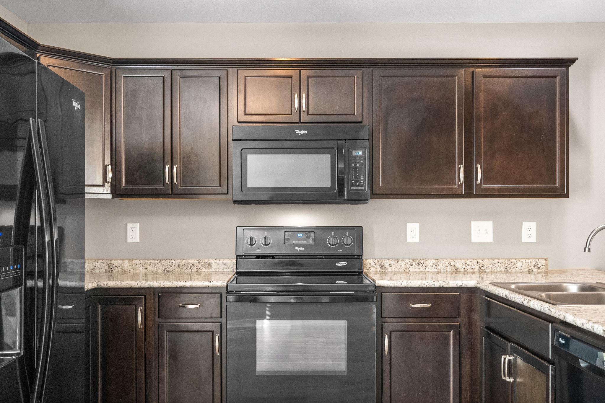 Clarksville, Tennessee 37040, United States, 2 Bedrooms Bedrooms, ,3 BathroomsBathrooms,Residential,Active,89050