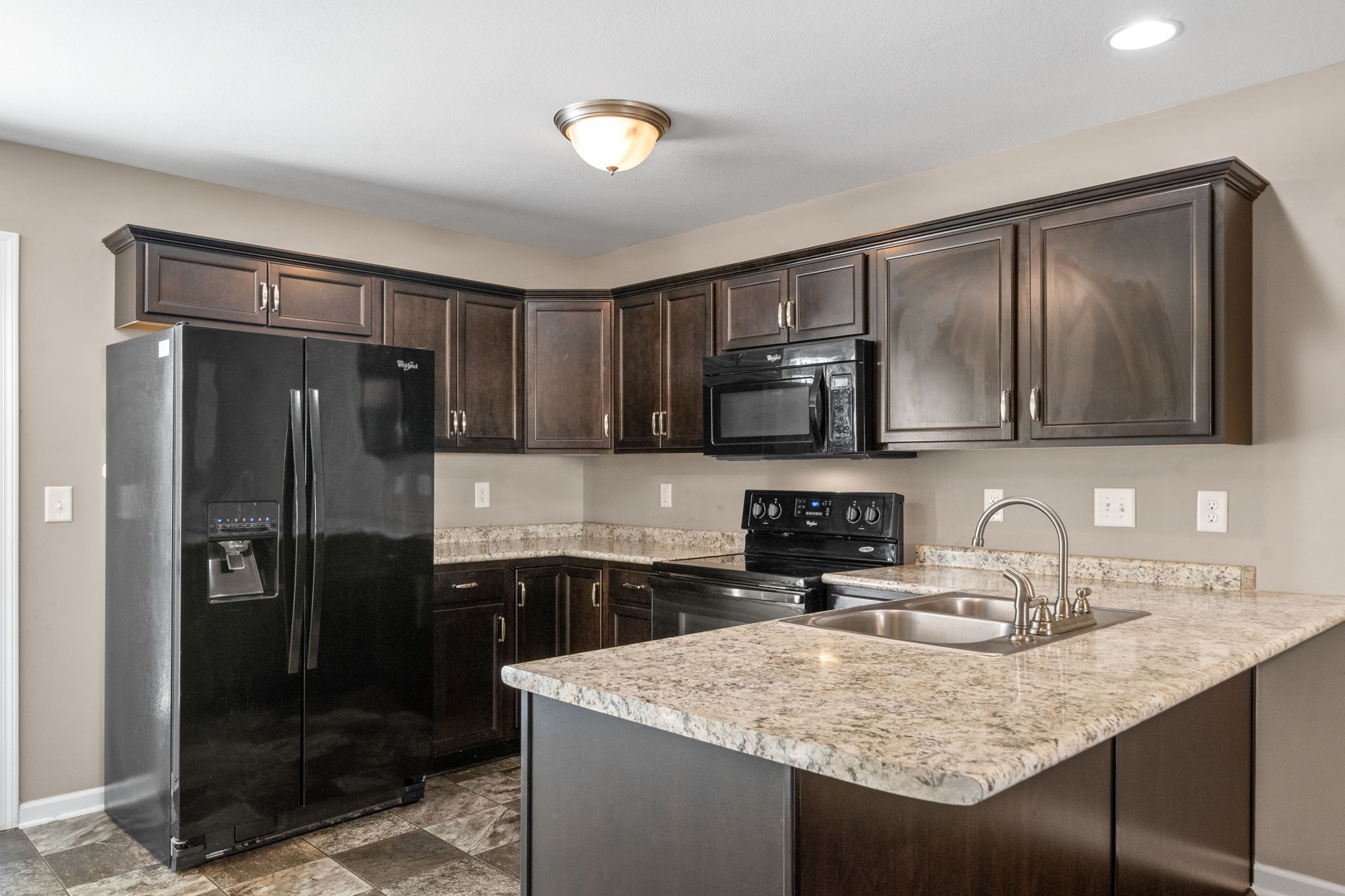 Clarksville, Tennessee 37040, United States, 2 Bedrooms Bedrooms, ,3 BathroomsBathrooms,Residential,Active,89050