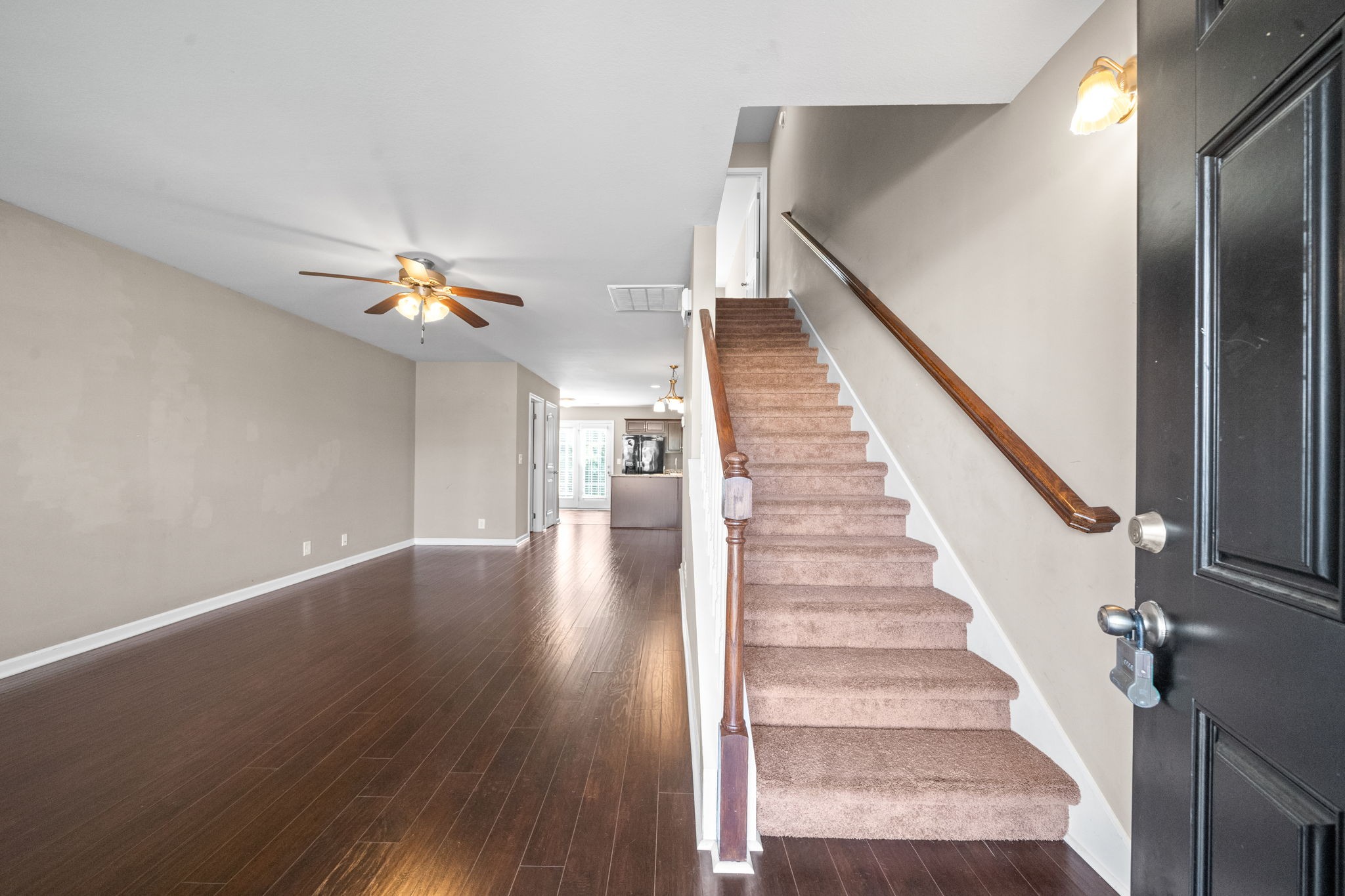 Clarksville, Tennessee 37040, United States, 2 Bedrooms Bedrooms, ,3 BathroomsBathrooms,Residential,Active,89050