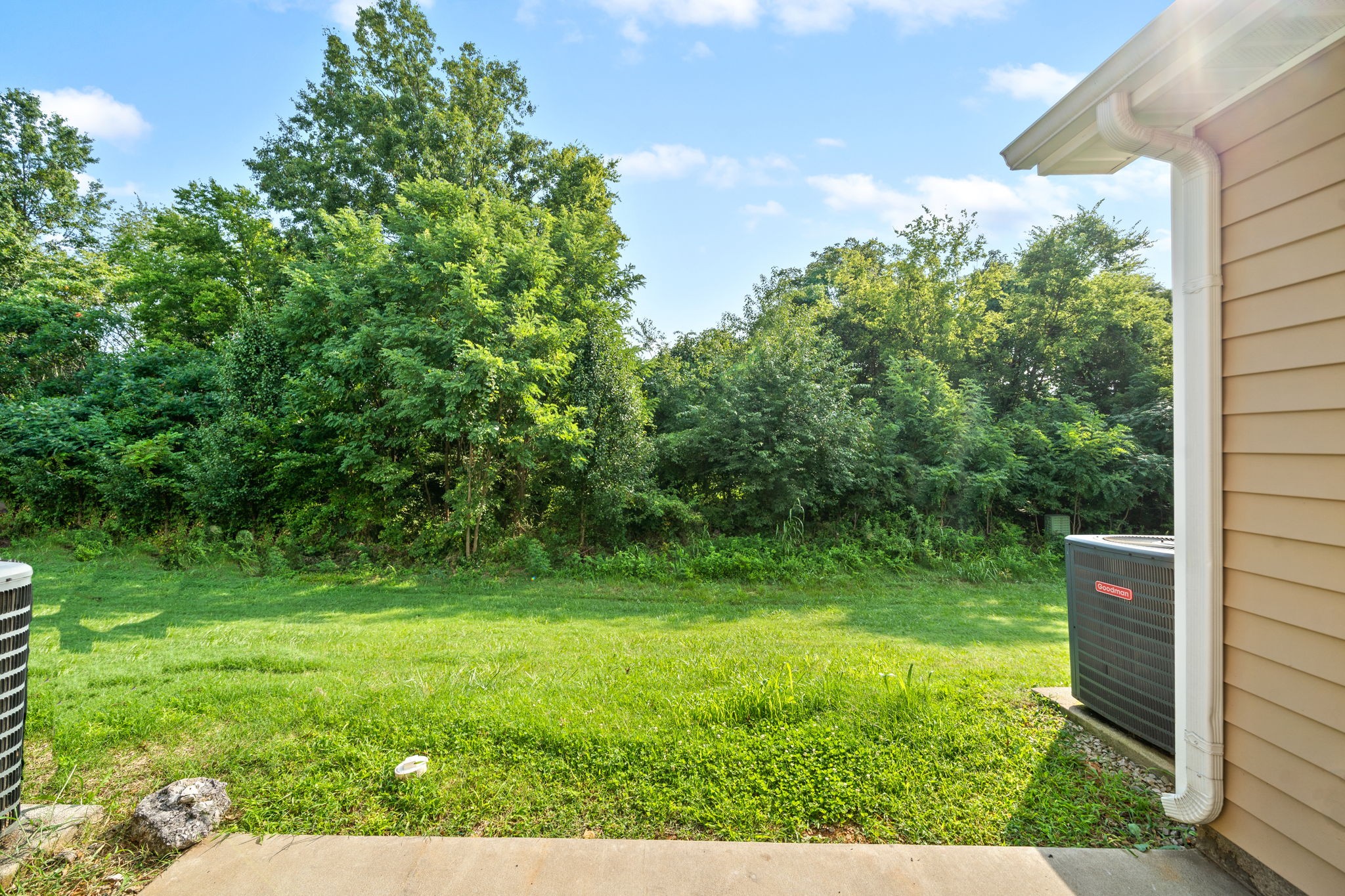 Clarksville, Tennessee 37040, United States, 2 Bedrooms Bedrooms, ,3 BathroomsBathrooms,Residential,Active,89050