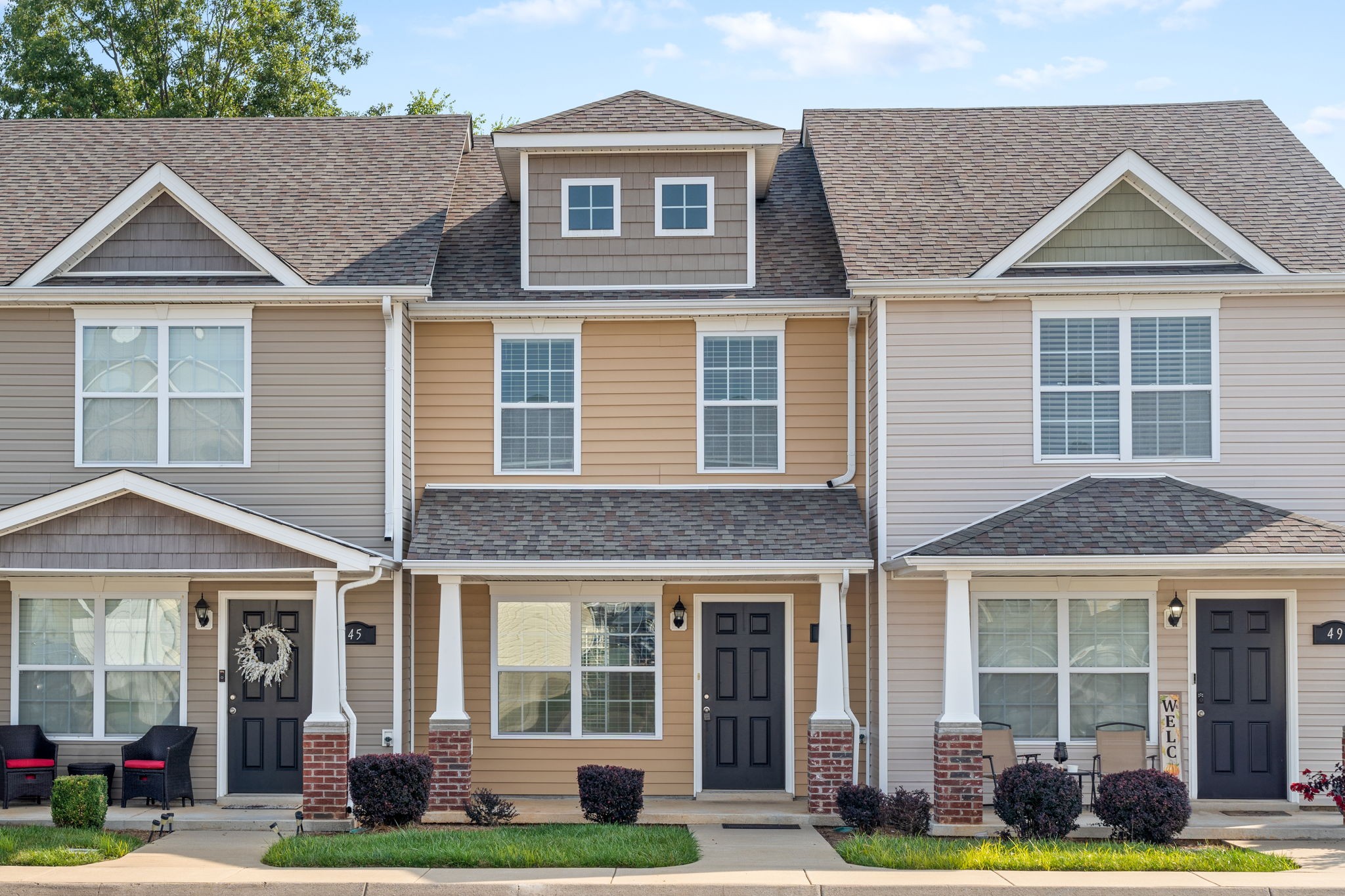 Clarksville, Tennessee 37040, United States, 2 Bedrooms Bedrooms, ,3 BathroomsBathrooms,Residential,Active,89050