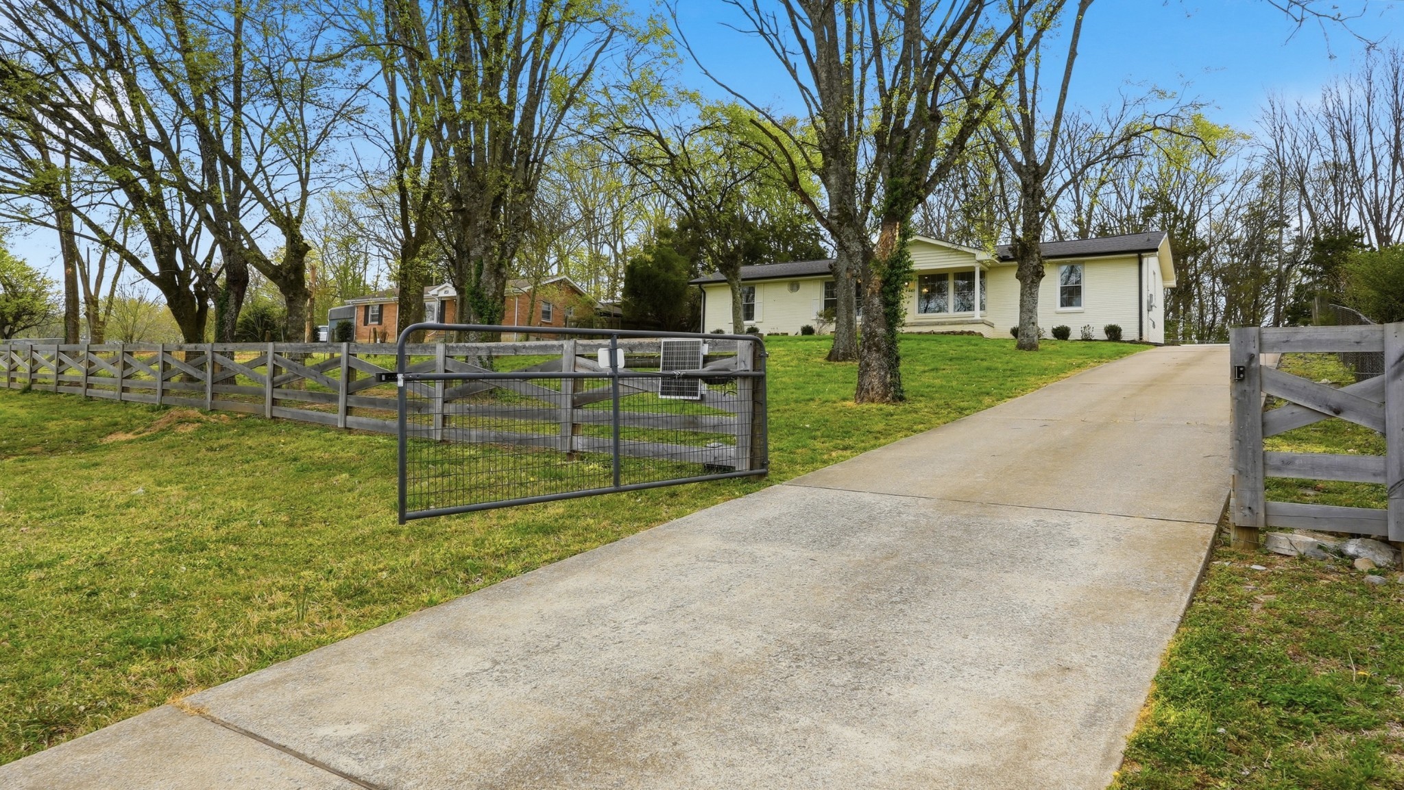 542 Moncrief Ave
