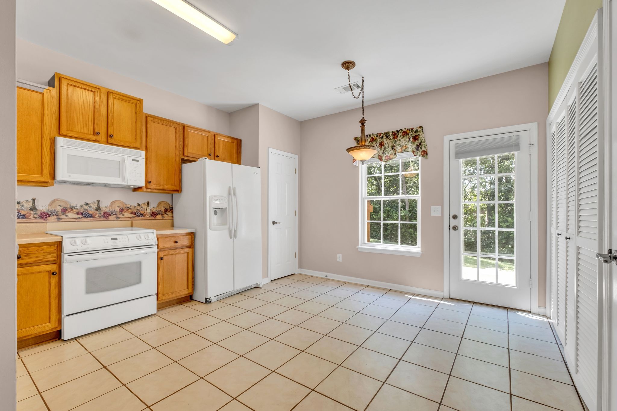 Franklin, Tennessee 37064, United States, 2 Bedrooms Bedrooms, ,2 BathroomsBathrooms,Residential,Active,60153