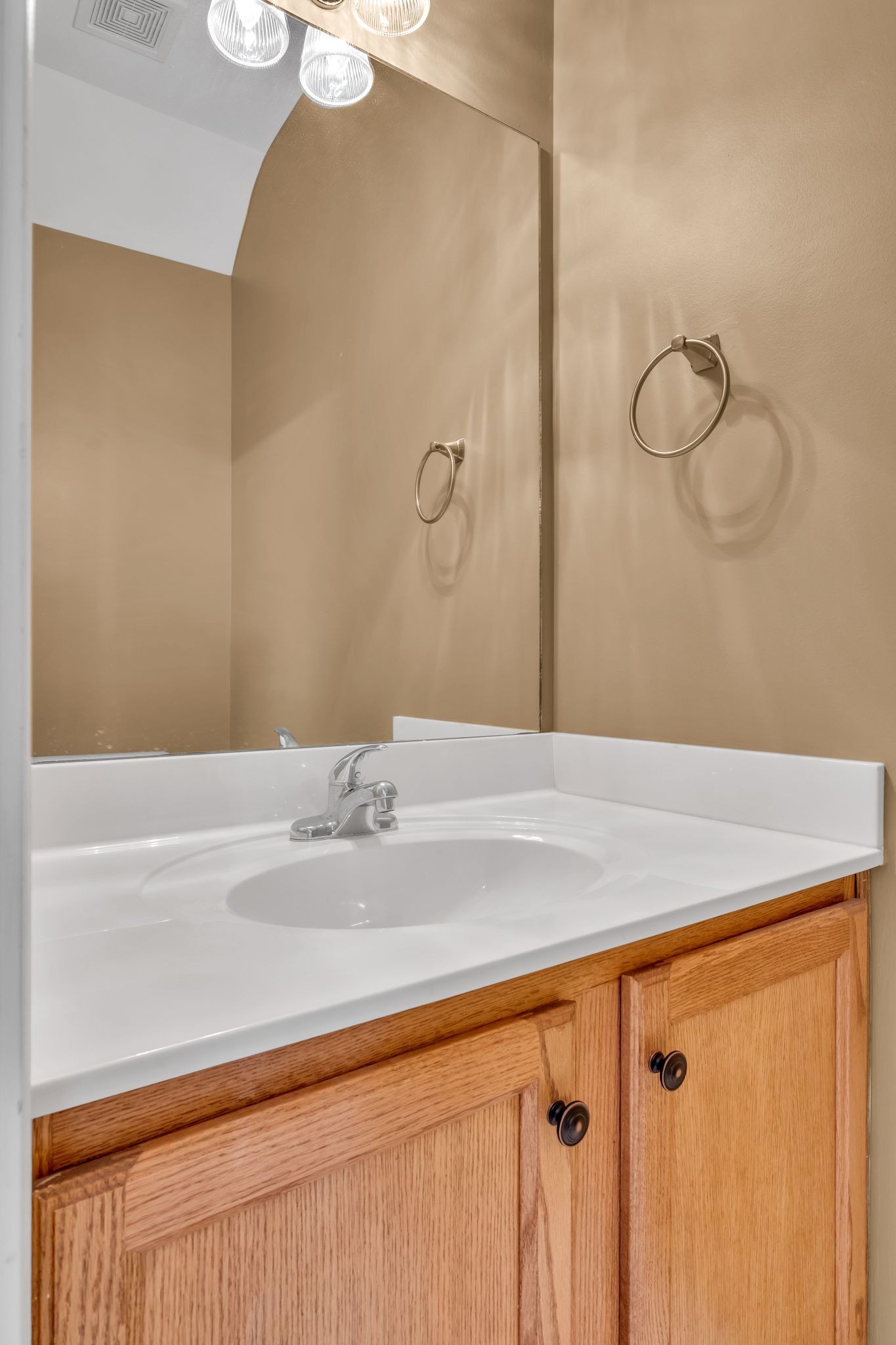 Franklin, Tennessee 37064, United States, 2 Bedrooms Bedrooms, ,2 BathroomsBathrooms,Residential,Active,60153