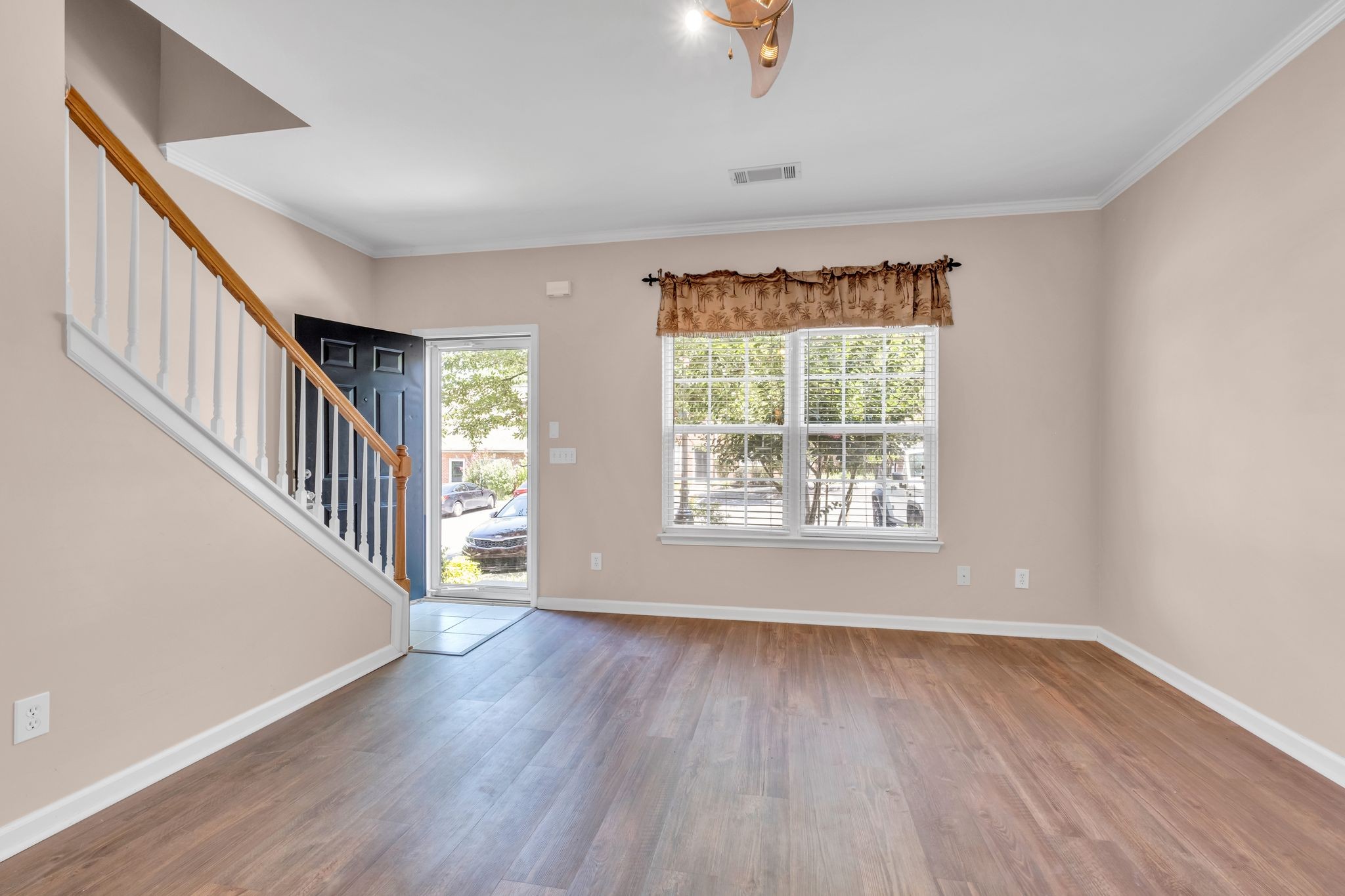 Franklin, Tennessee 37064, United States, 2 Bedrooms Bedrooms, ,2 BathroomsBathrooms,Residential,Active,60153