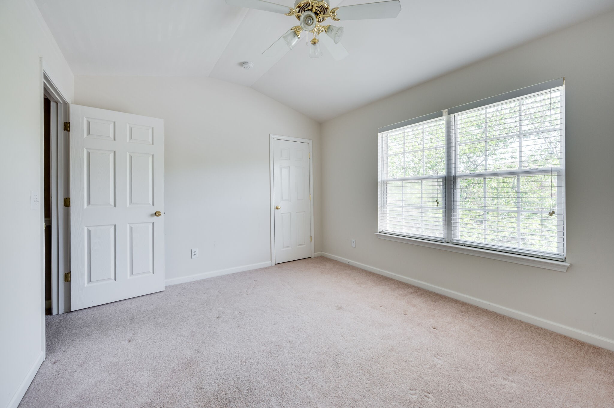 Franklin, Tennessee 37064, United States, 2 Bedrooms Bedrooms, ,2 BathroomsBathrooms,Residential,Active,60153