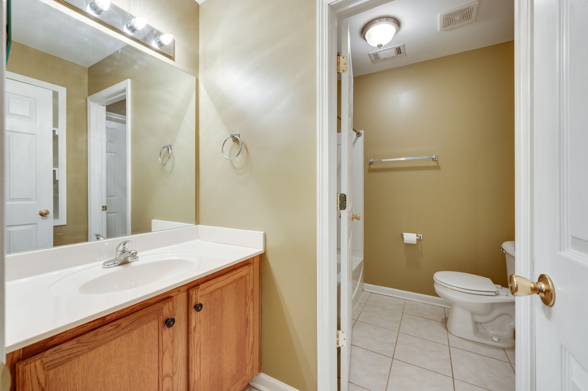 Franklin, Tennessee 37064, United States, 2 Bedrooms Bedrooms, ,2 BathroomsBathrooms,Residential,Active,60153