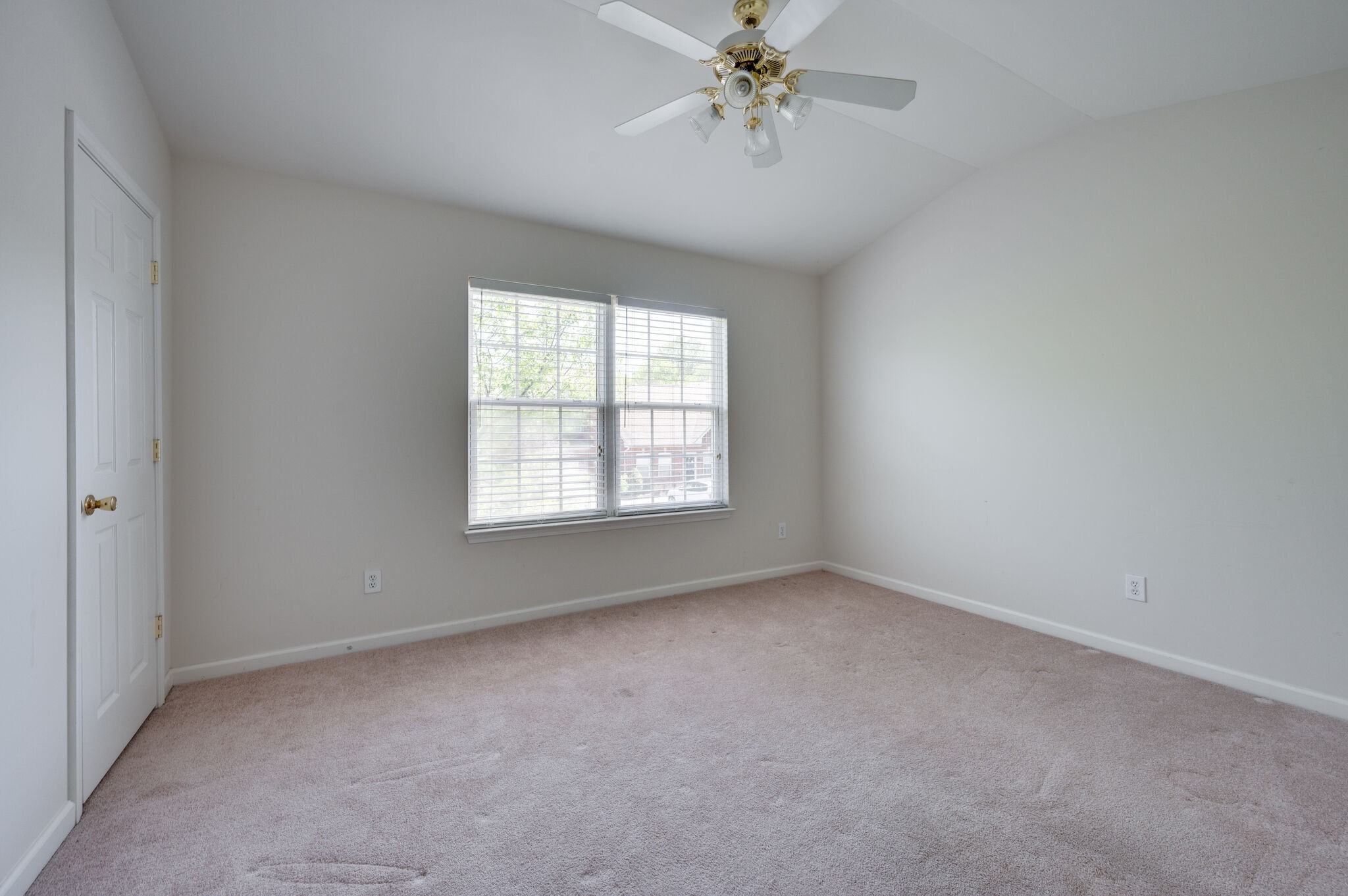 Franklin, Tennessee 37064, United States, 2 Bedrooms Bedrooms, ,2 BathroomsBathrooms,Residential,Active,60153