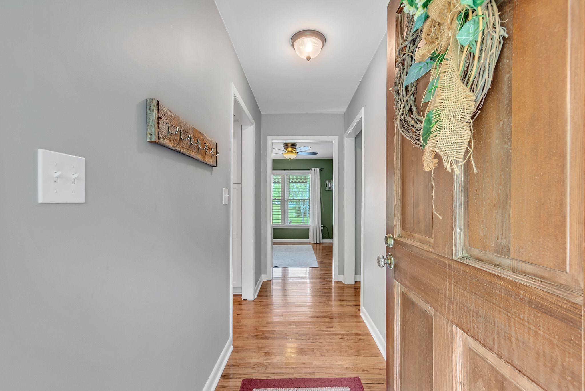214 Lakeview Dr