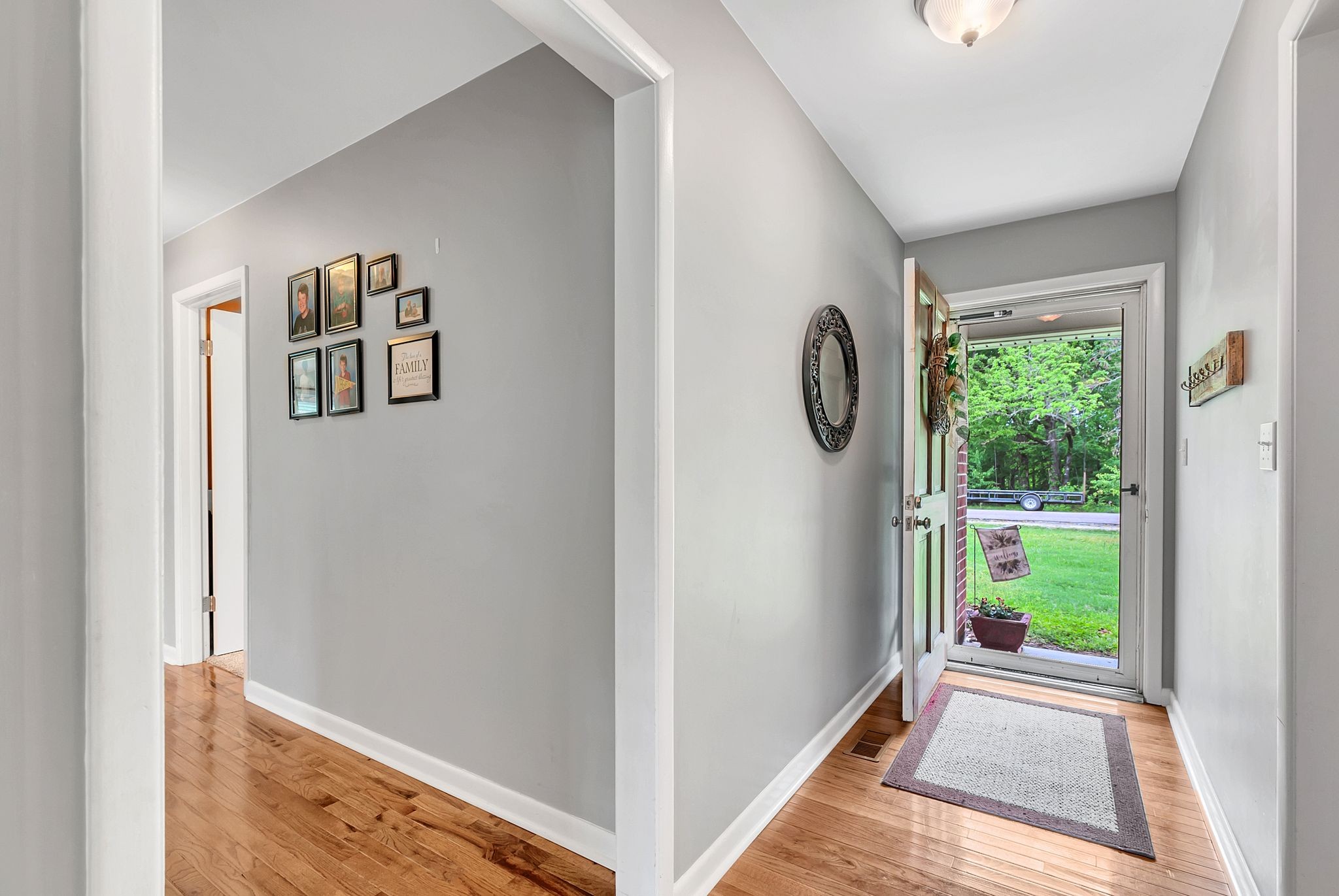 214 Lakeview Dr