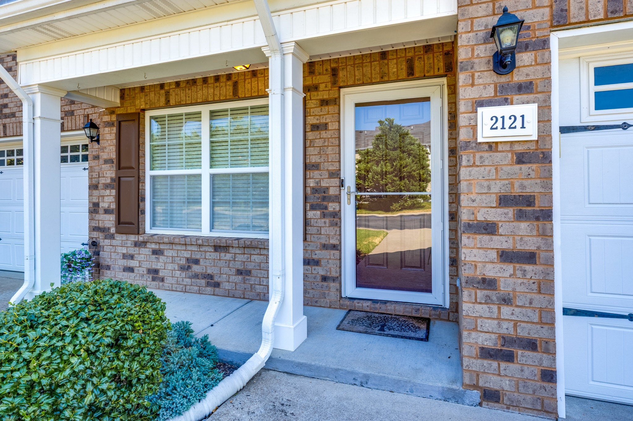 2121 Calydon Ct