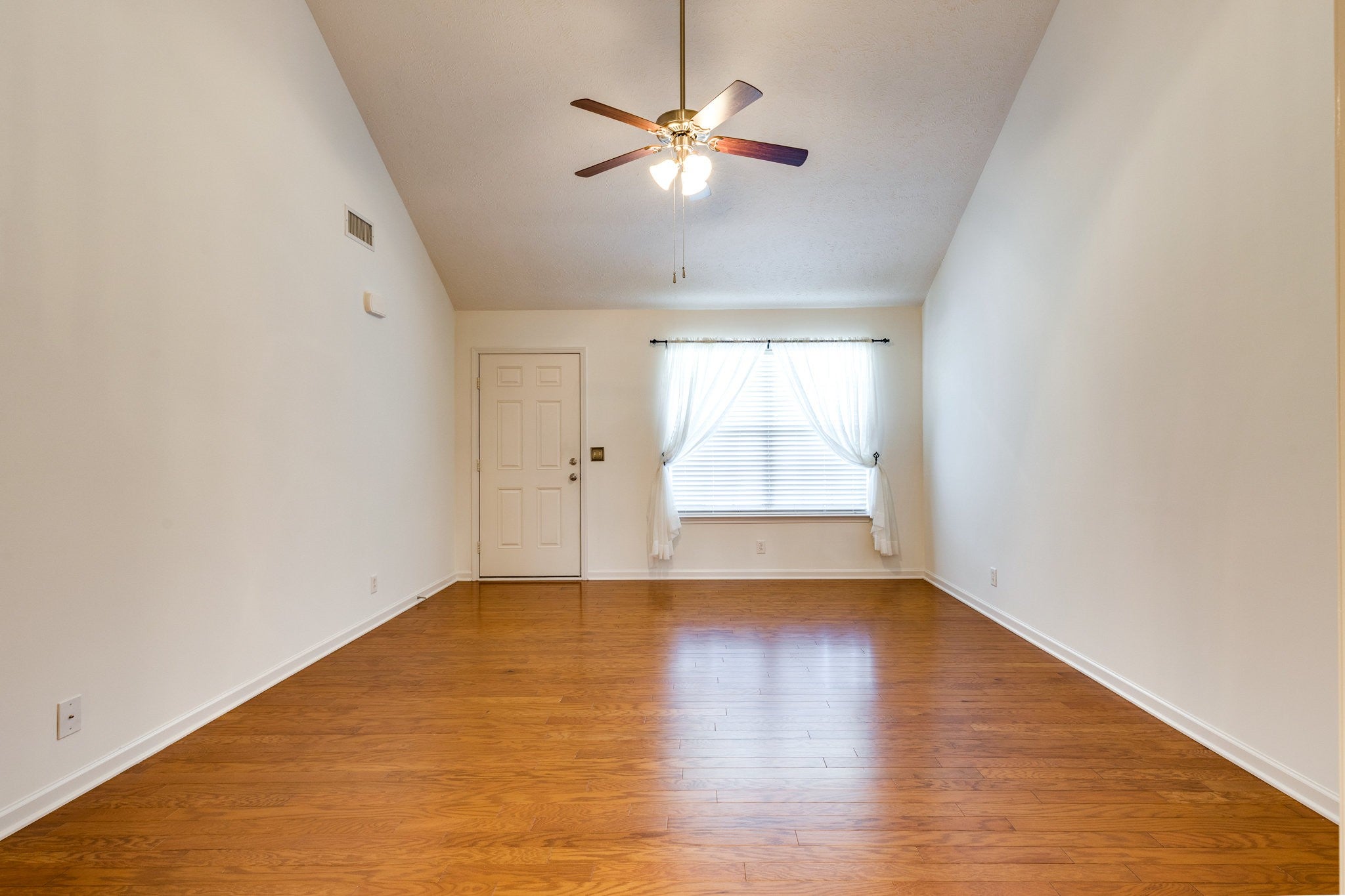 2121 Calydon Ct
