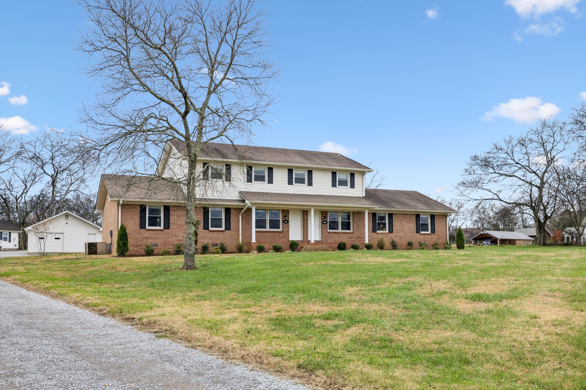 2053 W Jefferson Pike