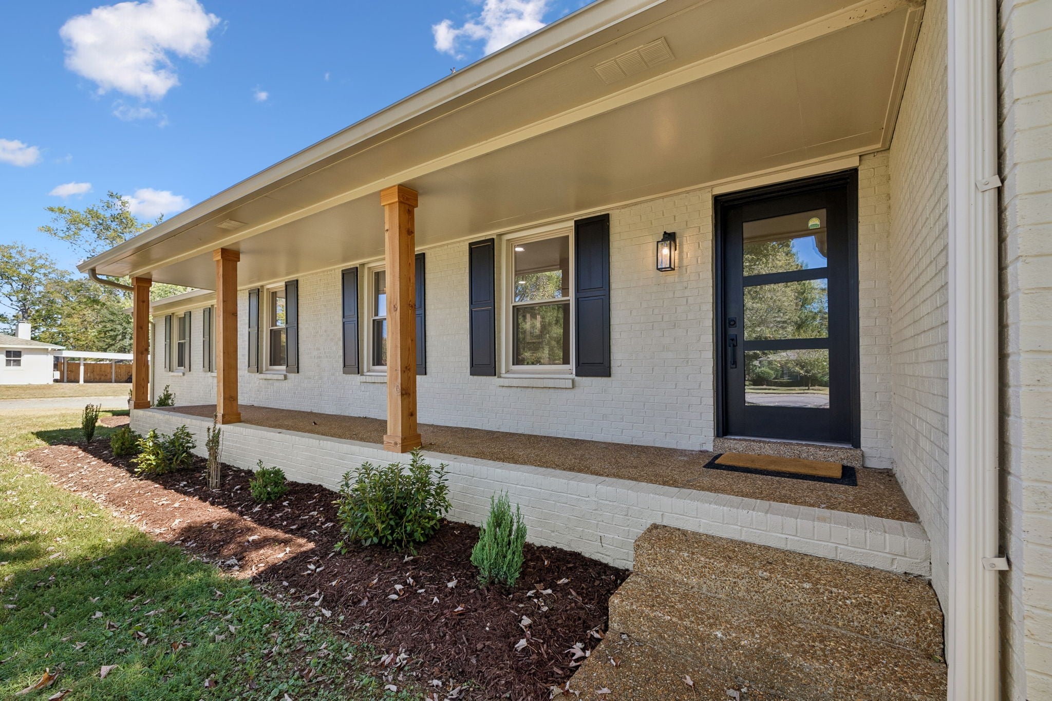 2242 Surrey Dr