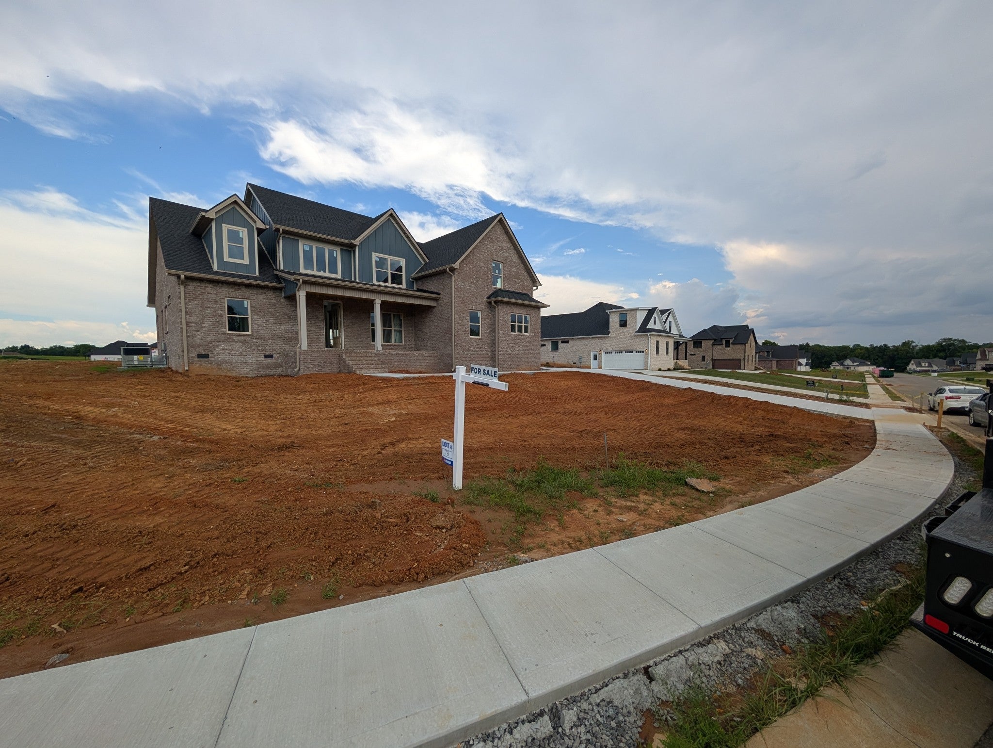 4943 Royal View Way