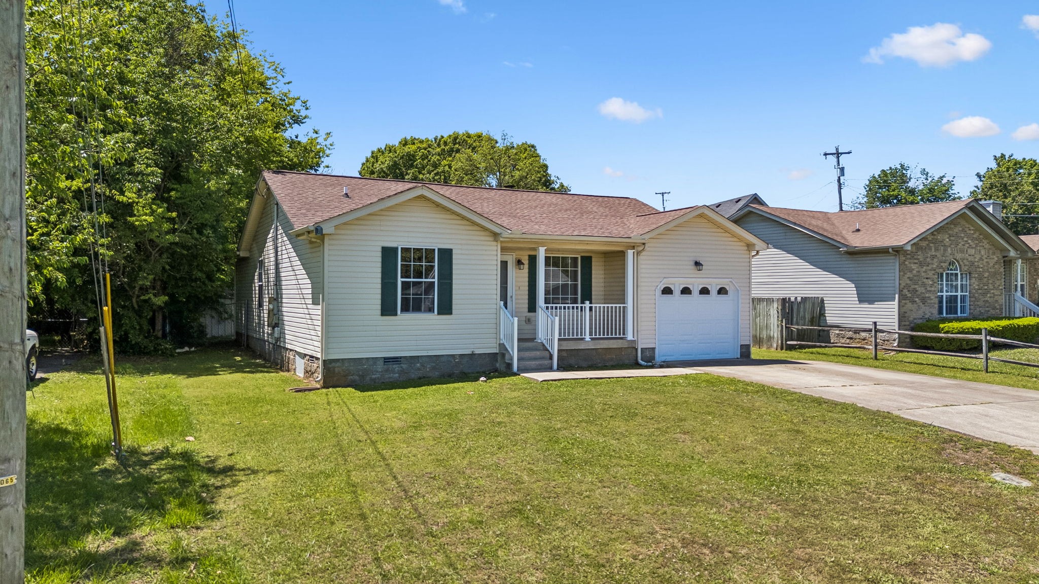 103 Natchez Ct S