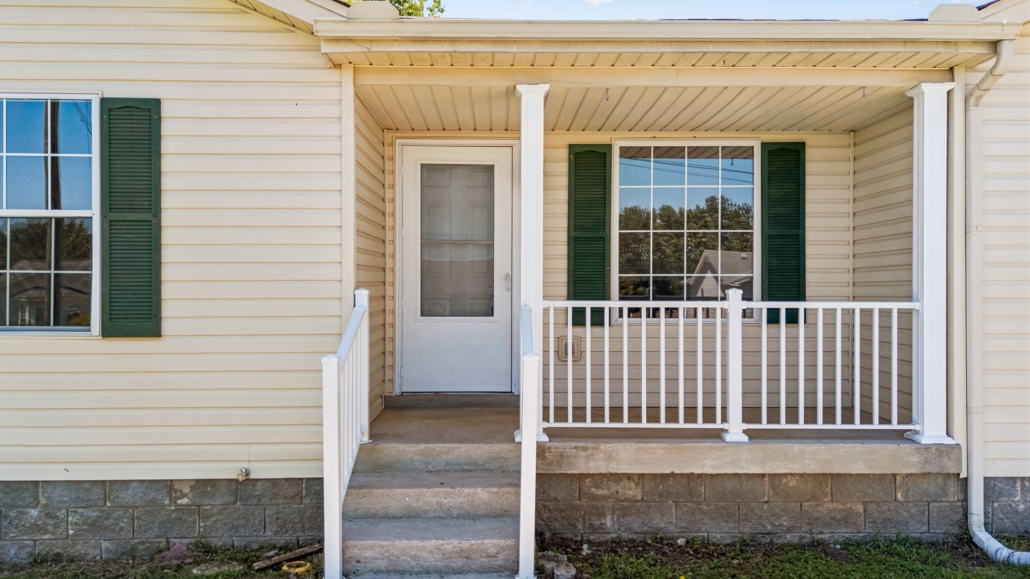 103 Natchez Ct S