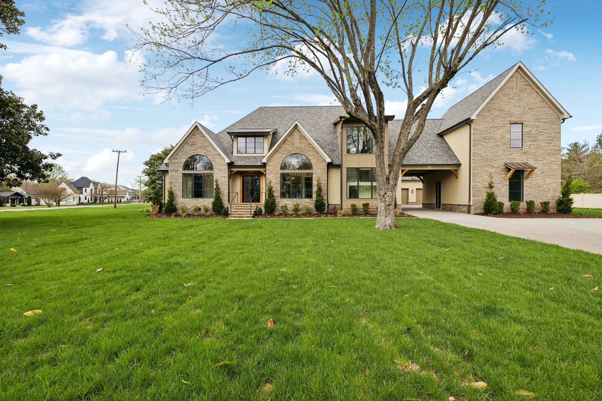 521 Mansion Dr