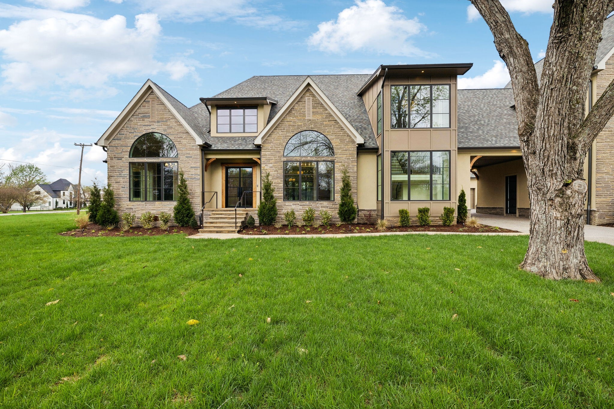 521 Mansion Dr