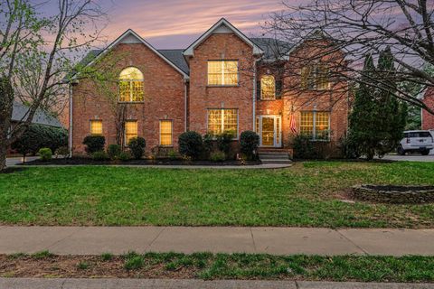 112 Crooked Creek Ln Hendersonville TN 37075