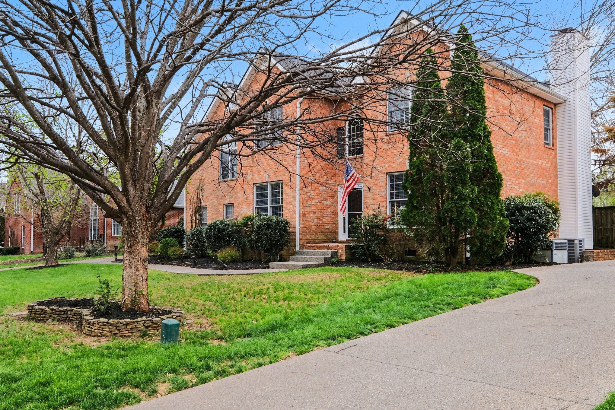 112 Crooked Creek Ln