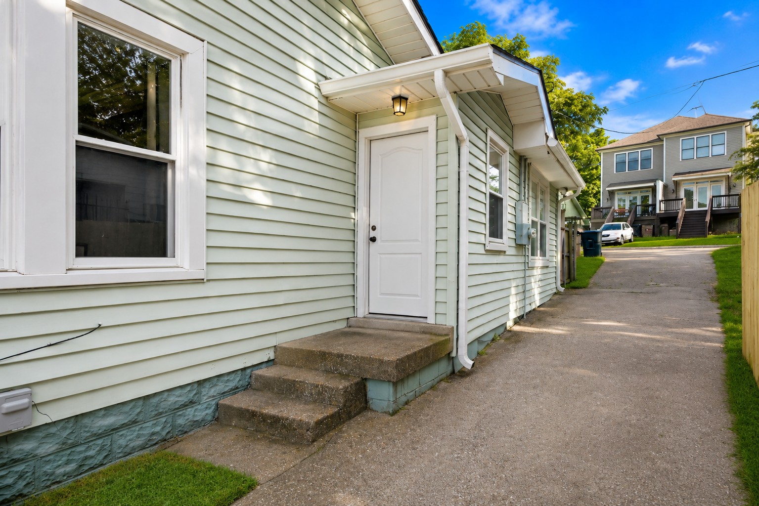 1110 Douglas Ave