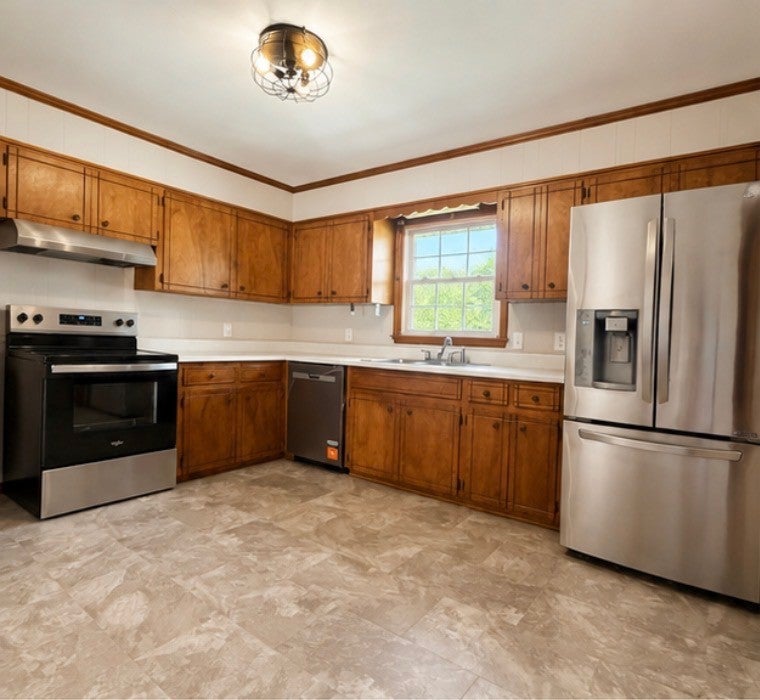 921 Horse Mountain Rd