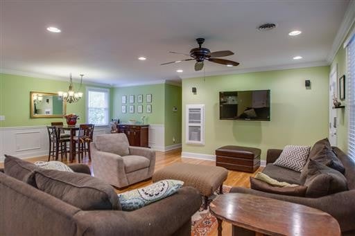407 Hilltop Dr
