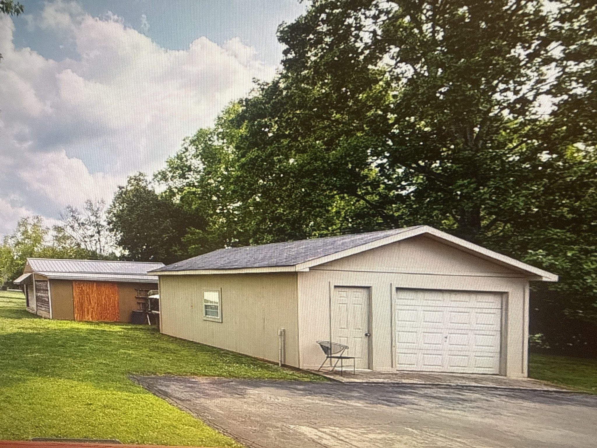 1608 Lilac Dr
