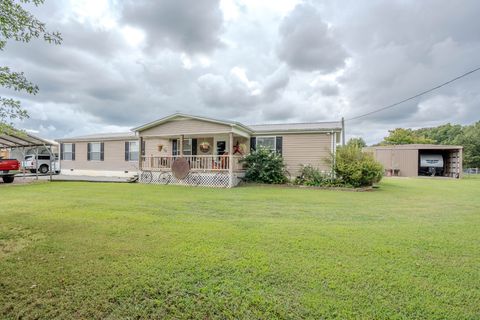 2 Farris Ln Leoma TN 38468