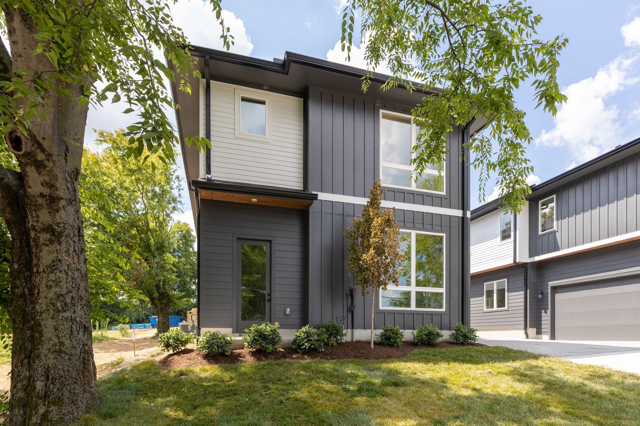 5917C Robertson Ave Left Front