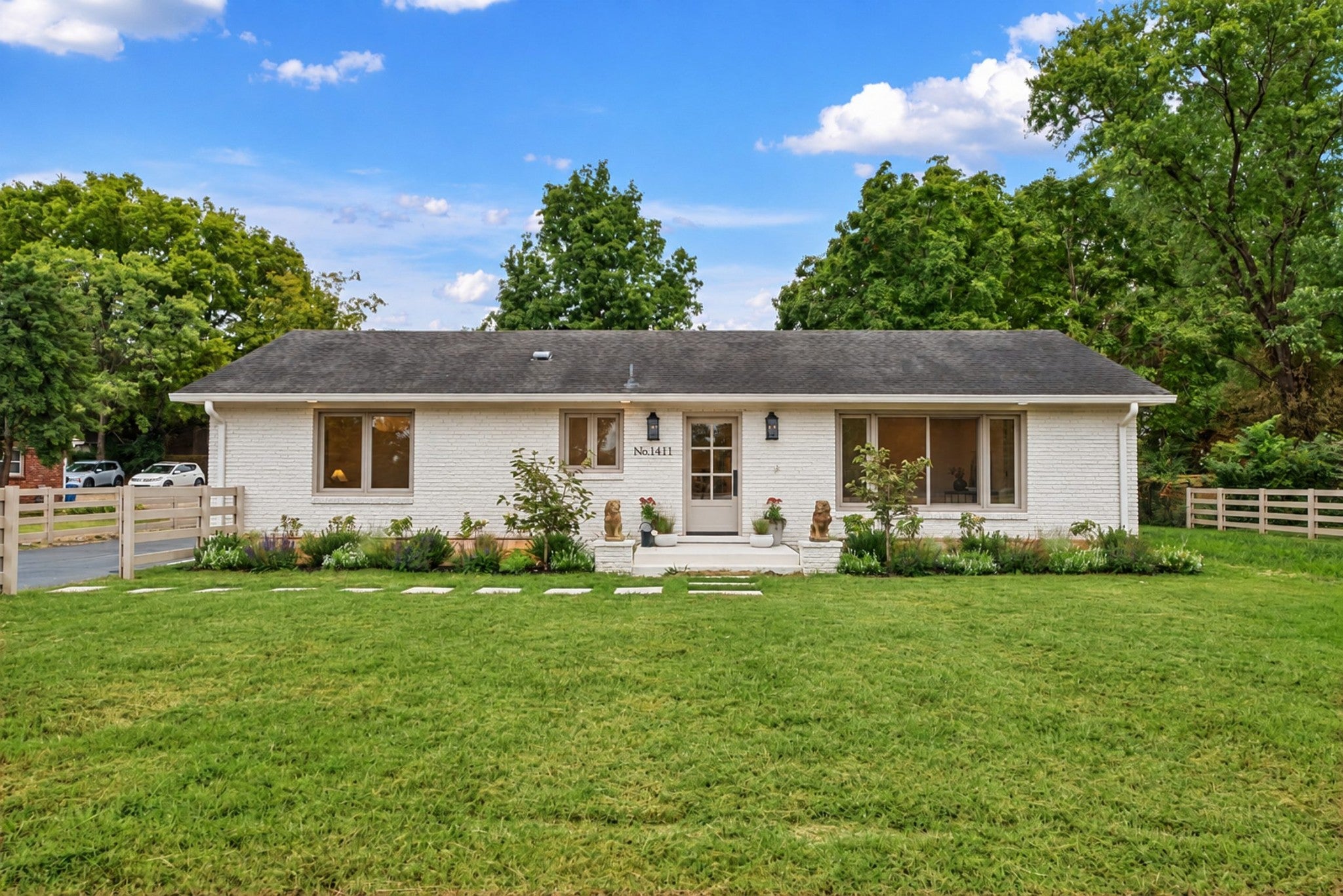 3-bed home for sale in Franklin, TN 37064, 1411 Cannon St 1411 Cannon St, Franklin TN 37064 3-bed home, photo 2 of 60