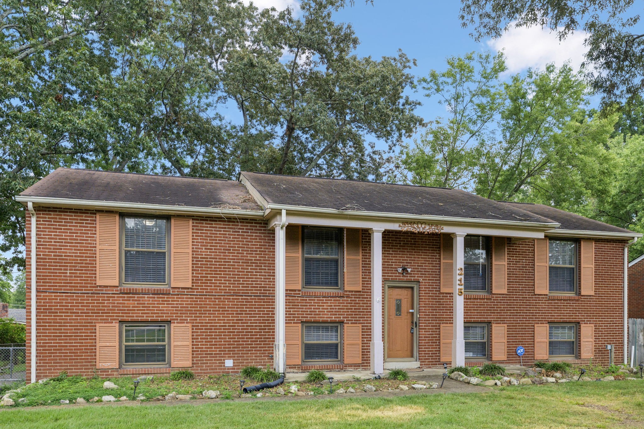 215 Heights Ave