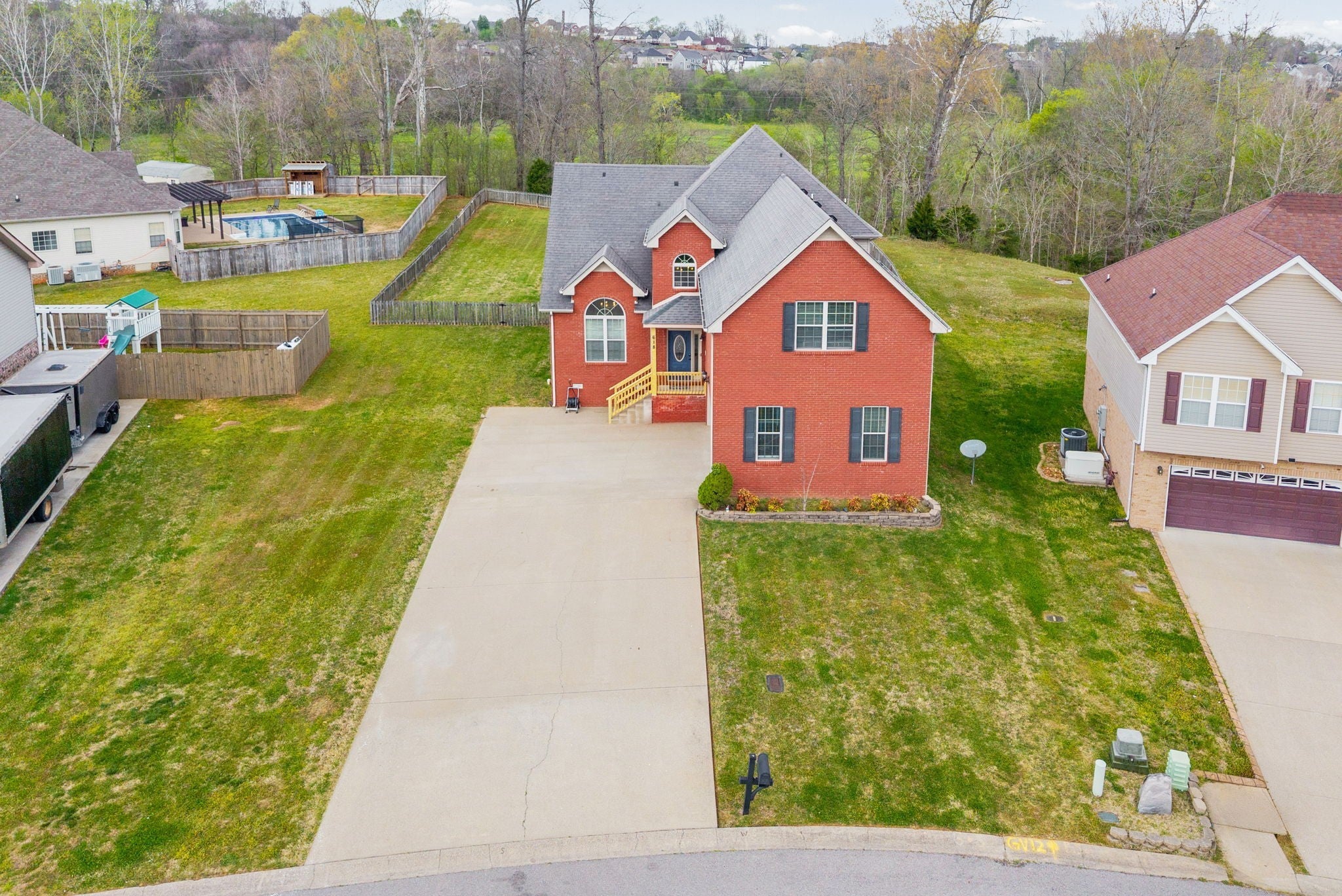 618 Winding Bluff Way