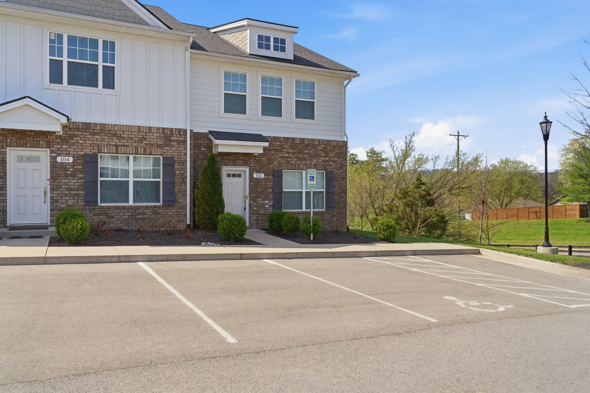 102 Dry Creek Commons Dr