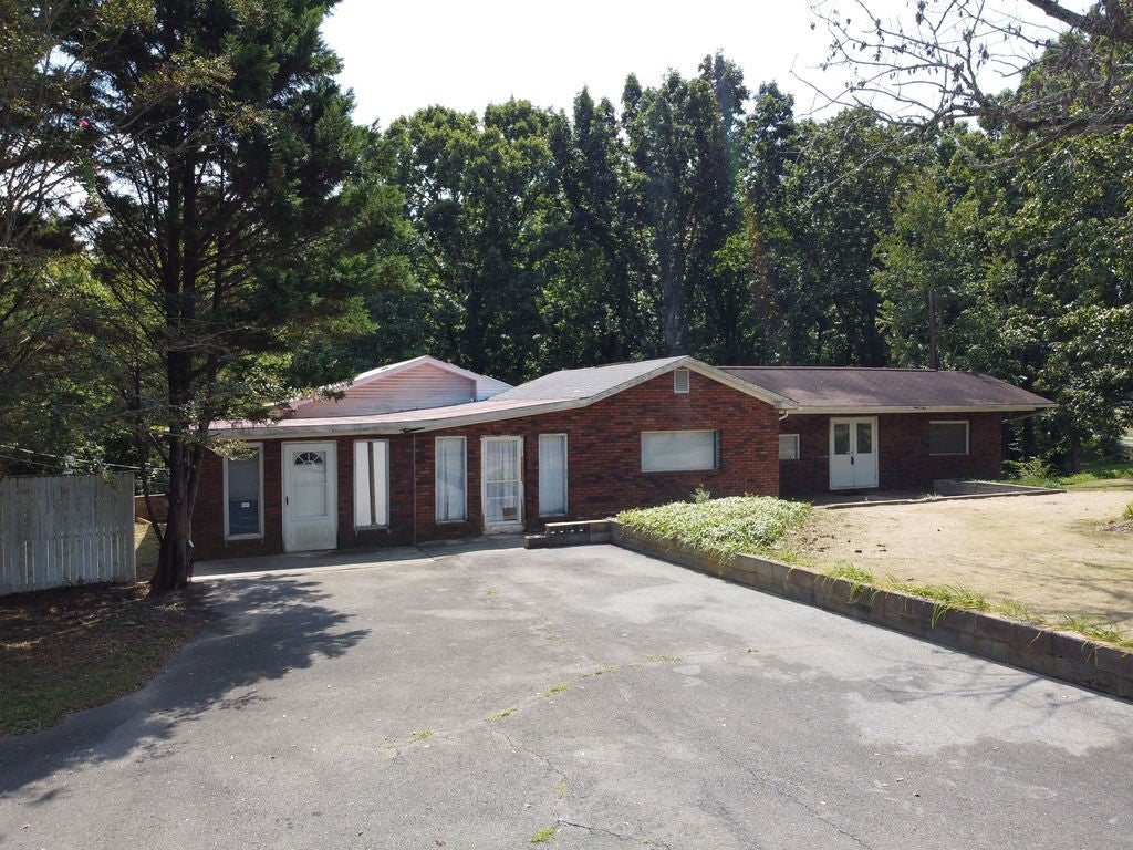 970 Highway 39 E