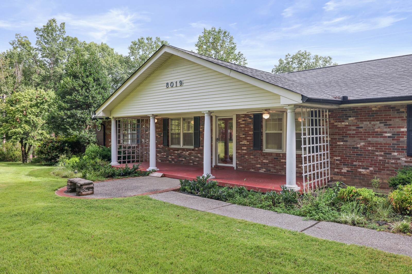 8019 Ridgewood Rd
