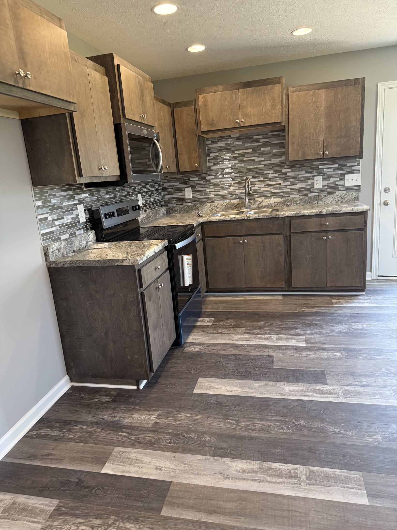 44 Hesselly Rd