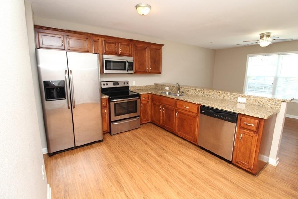 704 Donelson Parkway B202