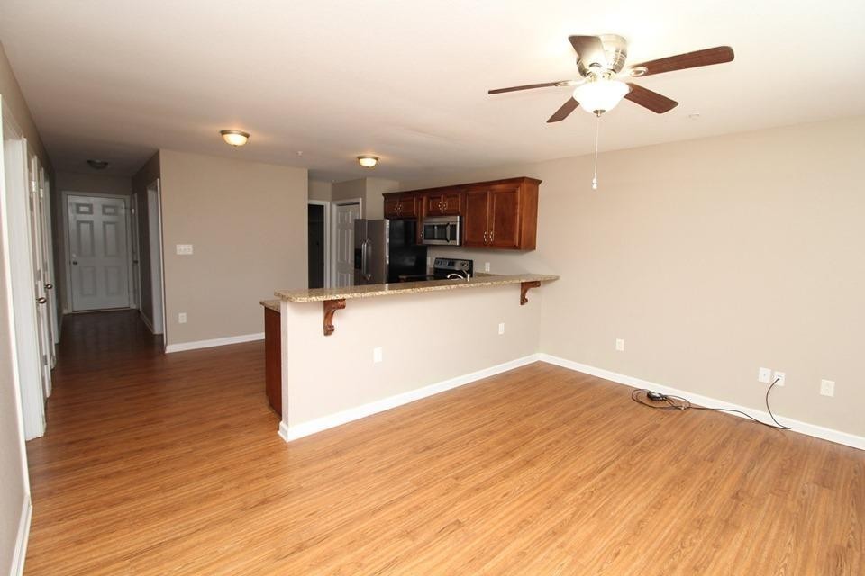 704 Donelson Parkway B202