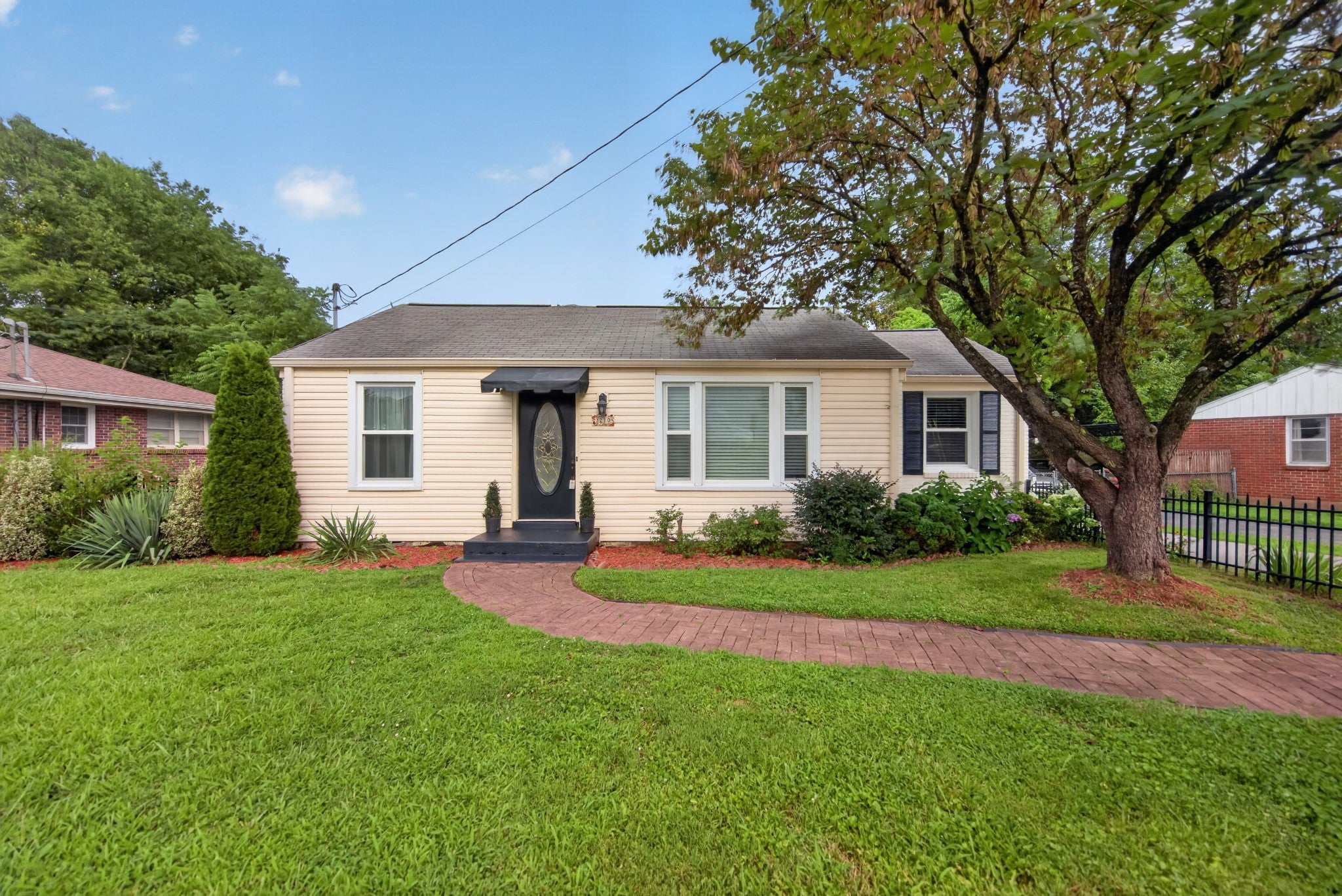 4-bed home for sale in Nashville, TN 37211, 3210 Southlake Dr 3210 Southlake Dr, Nashville TN 37211 4-bed home, photo 5 of 36