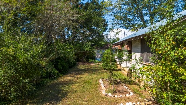 136 Dills Ln